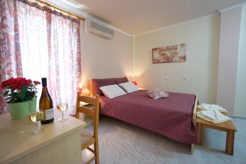 Maria Apartments Лурдата Экстерьер фото